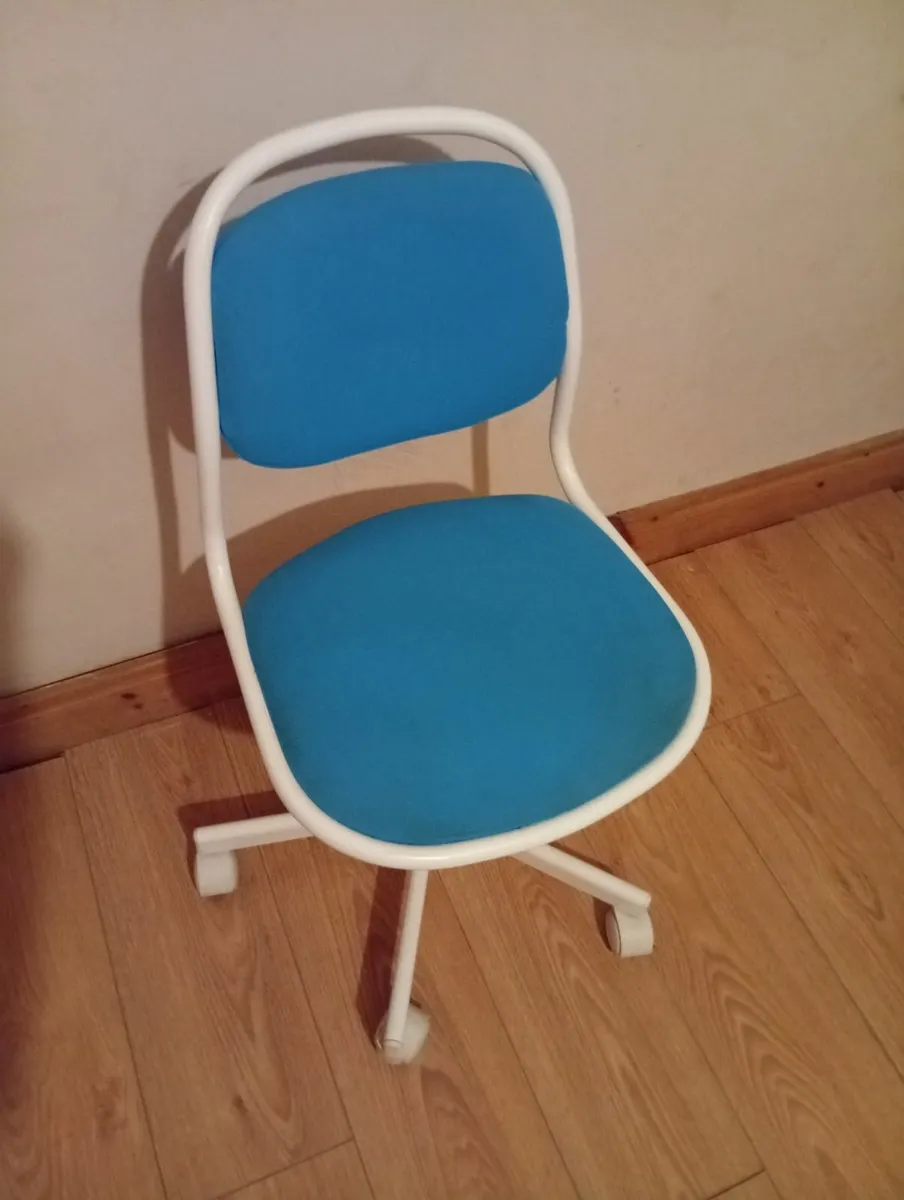 Quality Kids Computer swivel chair 1month - Image 3