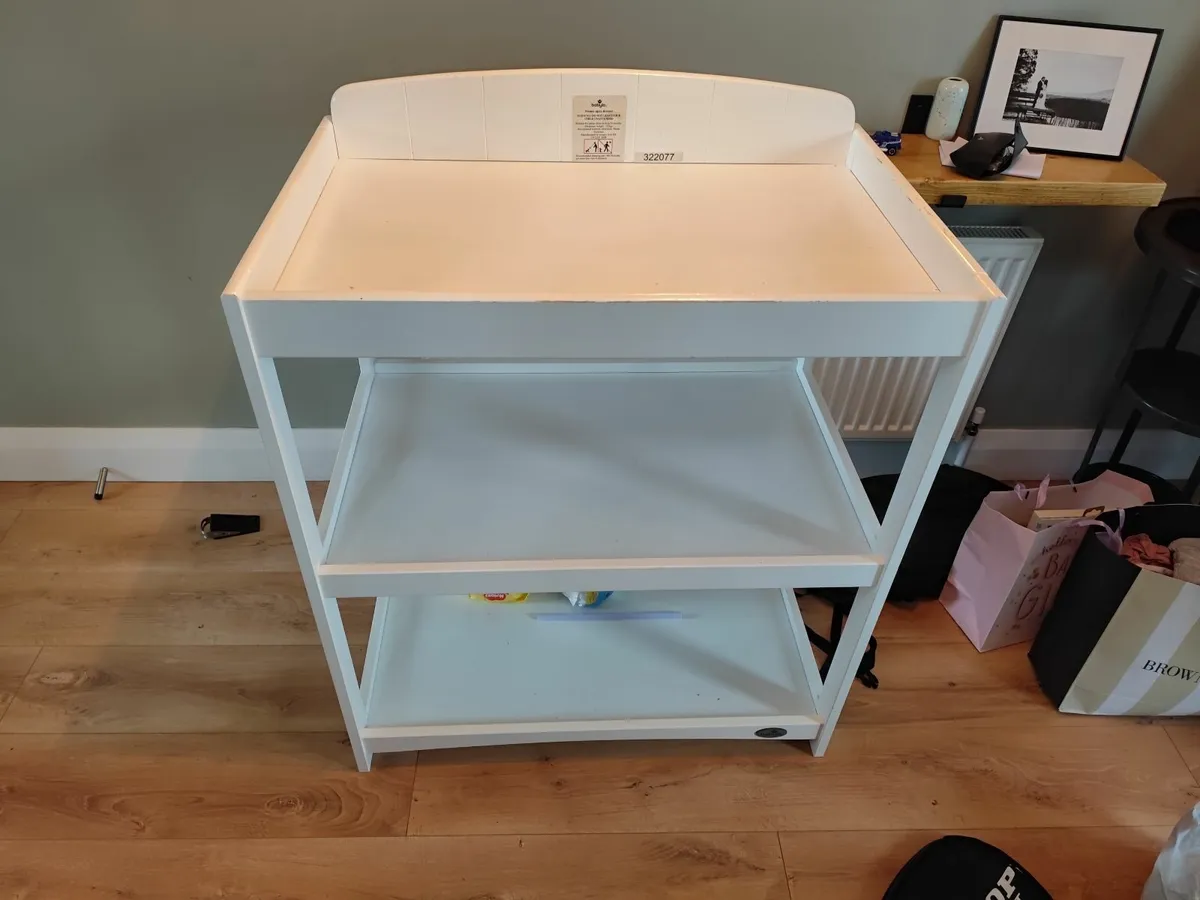 baby changing table - Image 3
