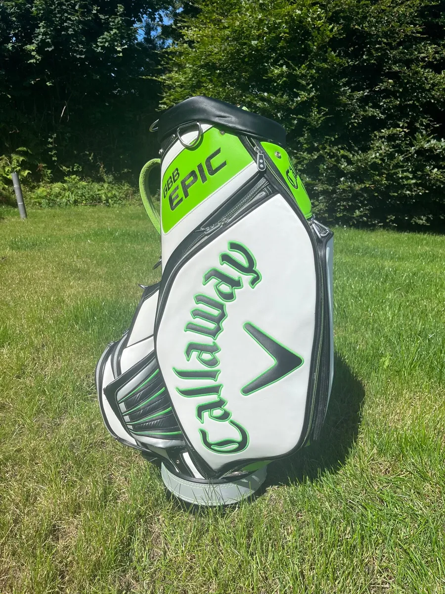 Callaway tour golf bag. - Image 1