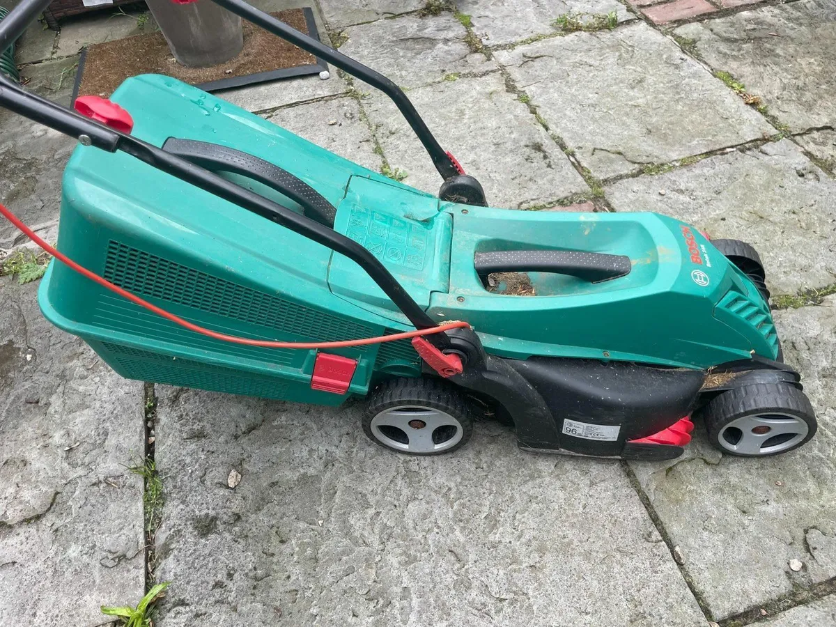 Bosch Electric Lawnmower Rotak 34 R (1300 W) - Image 3