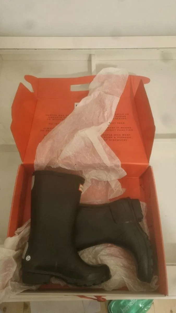 Hunter Wellington boots kids UK 12 - Image 2