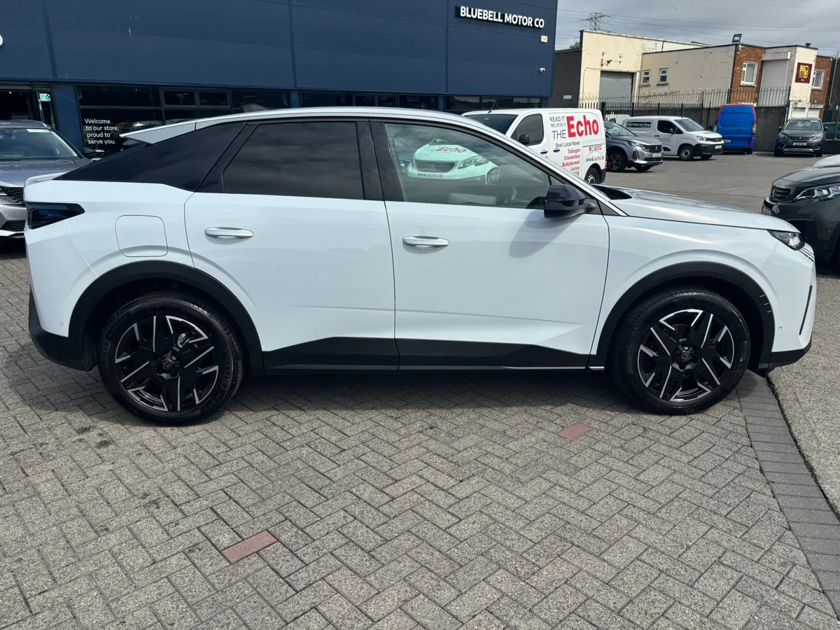 2024 Peugeot 3008 Allure Hybrid - Image 3
