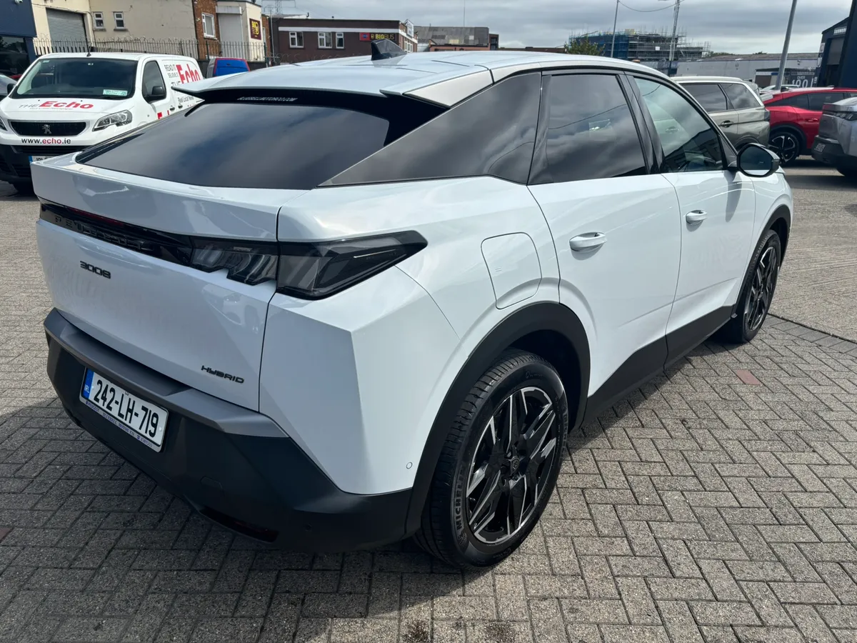 2024 Peugeot 3008 Allure Hybrid - Image 4