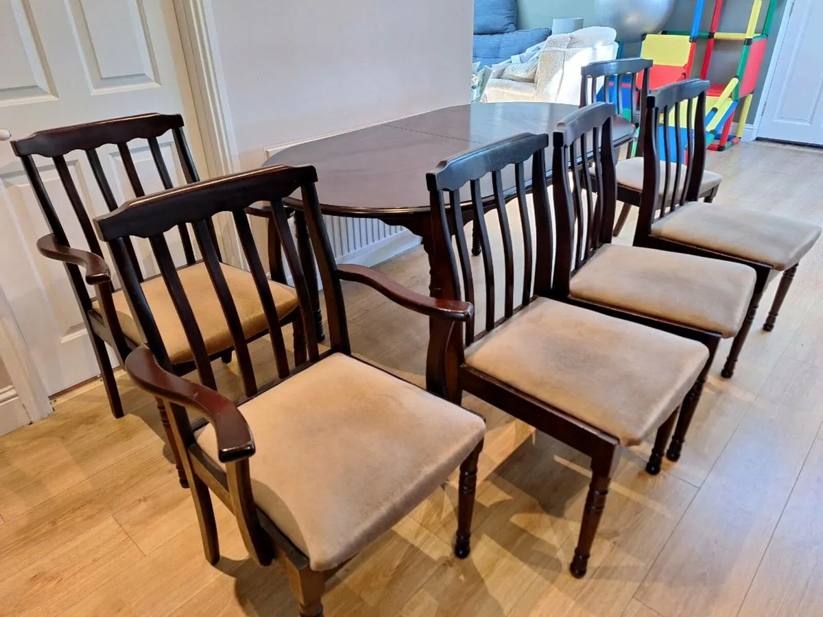 Kitchen Table & Chairs - Image 1