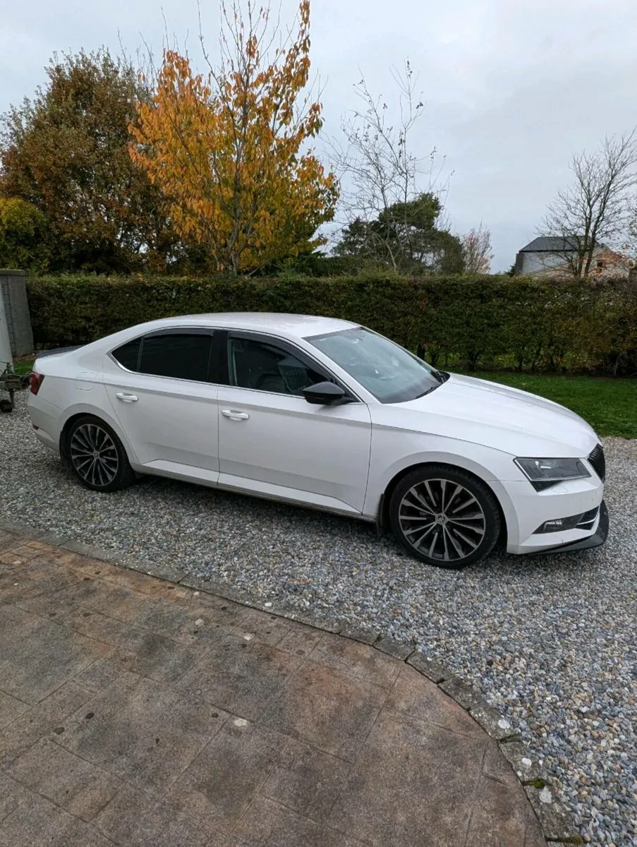 Skoda Superb - Image 1