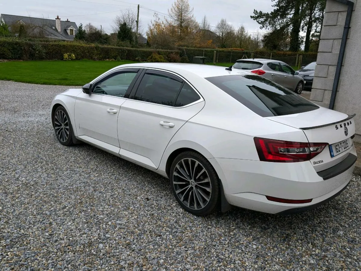 Skoda Superb - Image 4