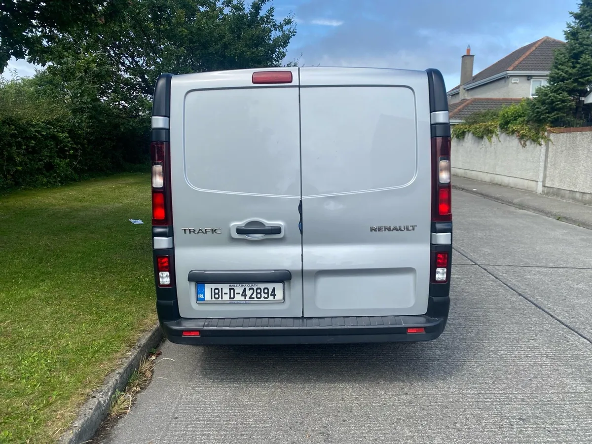Renault Trafic 2018 fresh cvrt FSH - Image 4