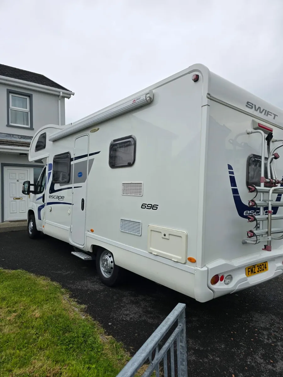 2016 swift escape 696 - Image 2