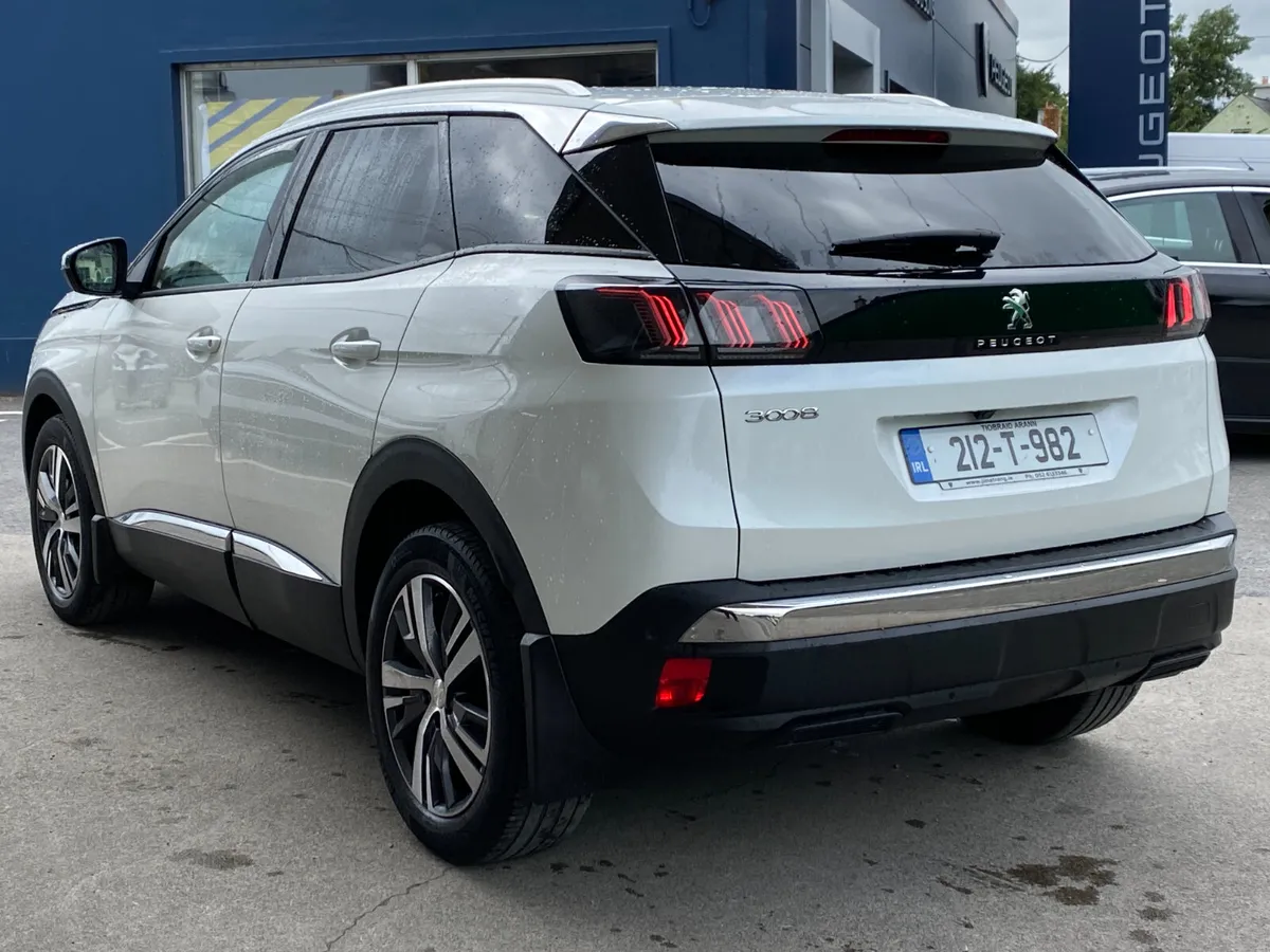 Peugeot 3008 1.2 PureTech 130bhp Allure - Image 3