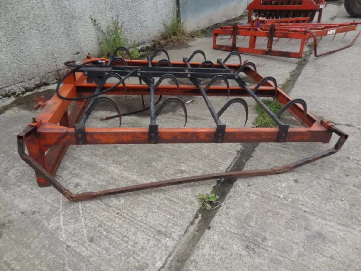 Flat 8 Bale Grab - Image 2