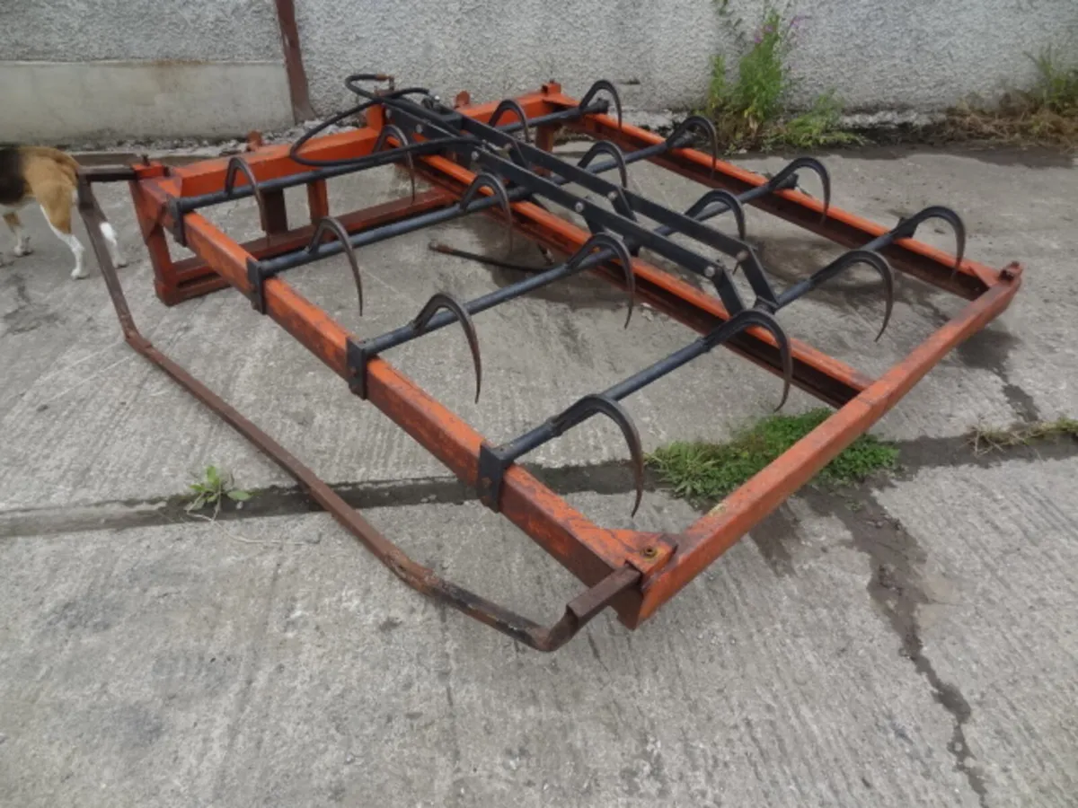 Flat 8 Bale Grab - Image 1