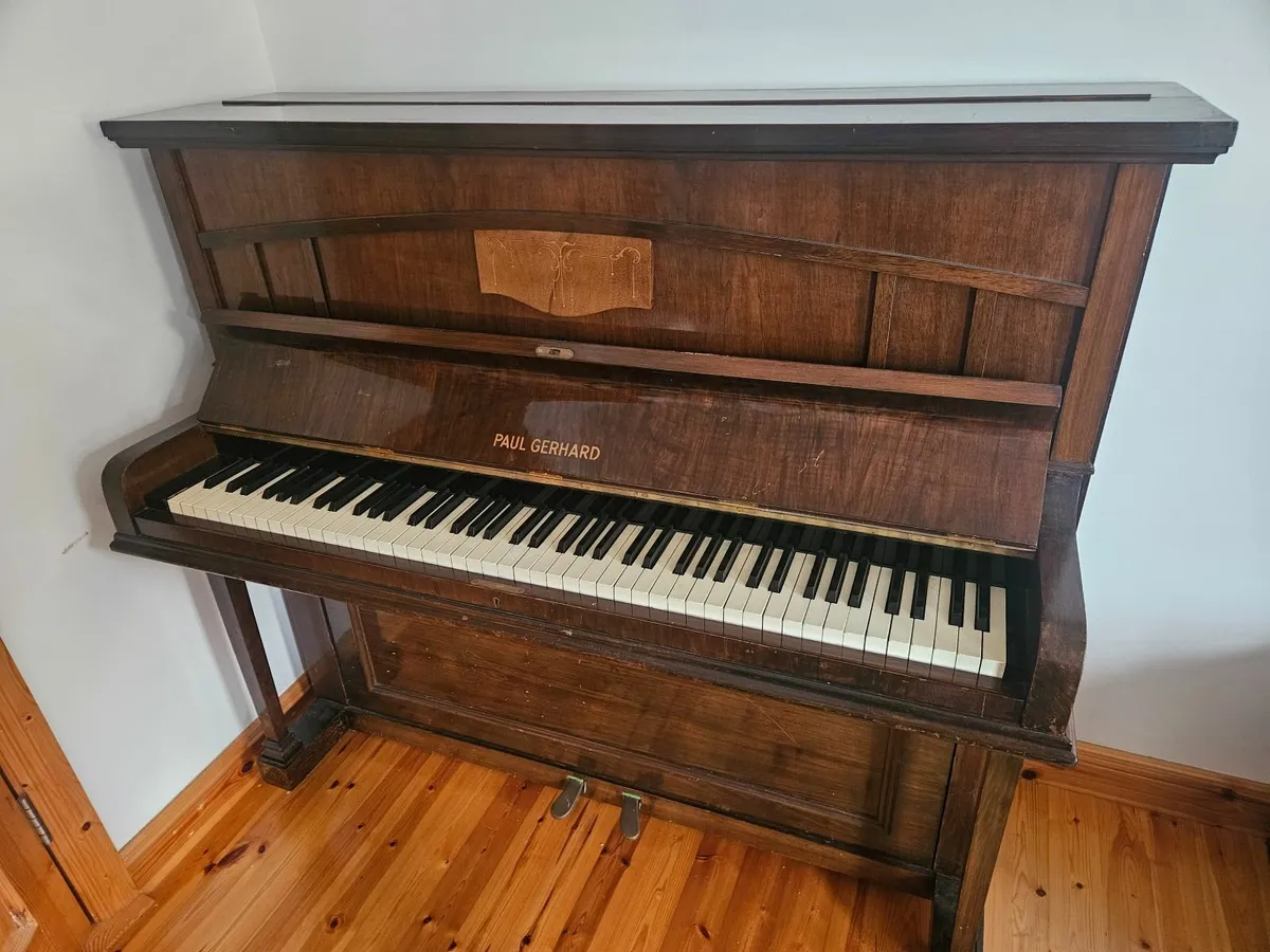 Piano - Image 1