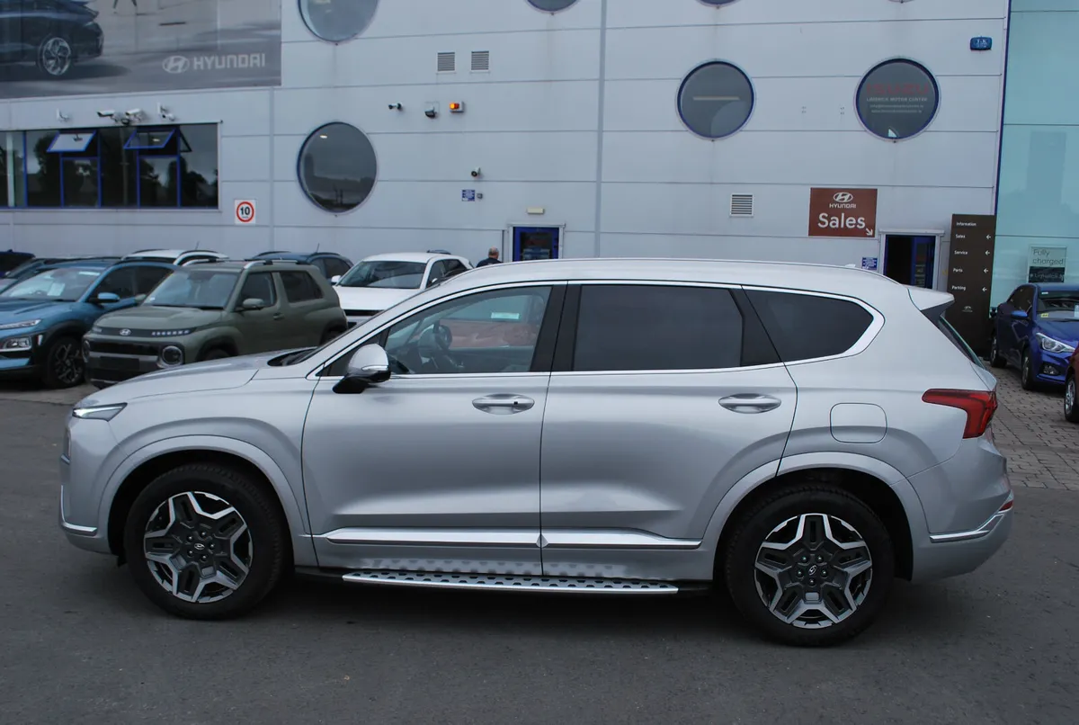 Hyundai Santa Fe 2023 - Image 2