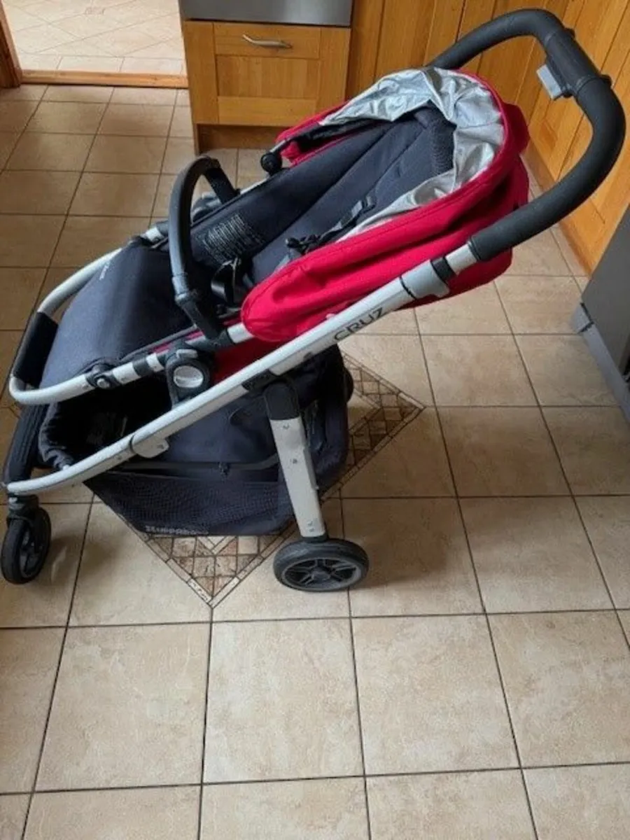 Uppababy Cruz and Bassinet - Image 1