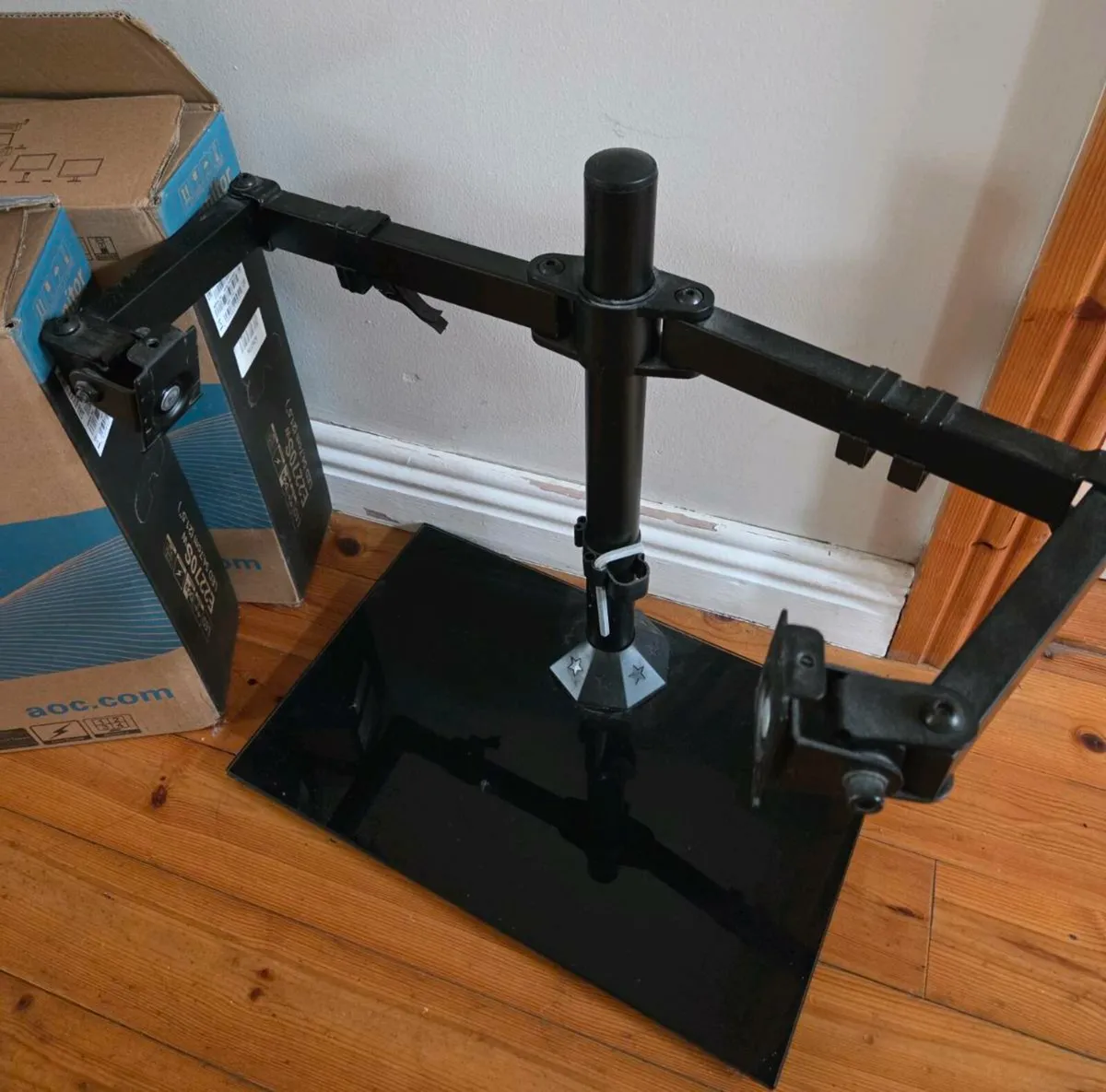 Two 21.5" LCD Monitors & Dual Monitor Stand - Image 3