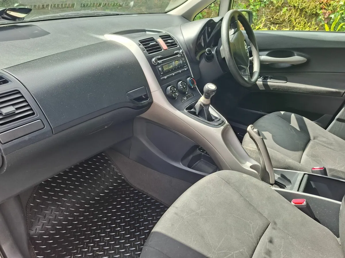 Toyota Auris 2008 - Image 3