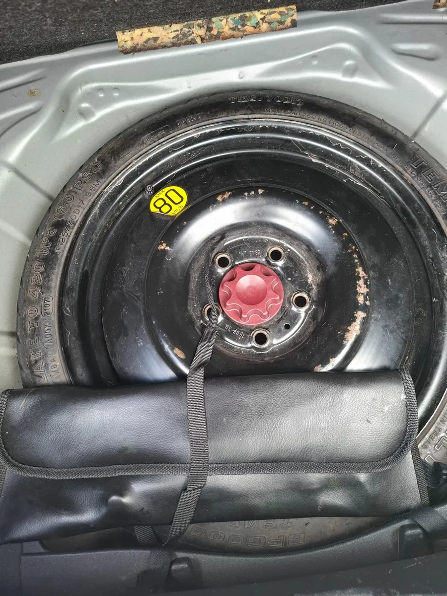 Toyota Auris 2008 - Image 4