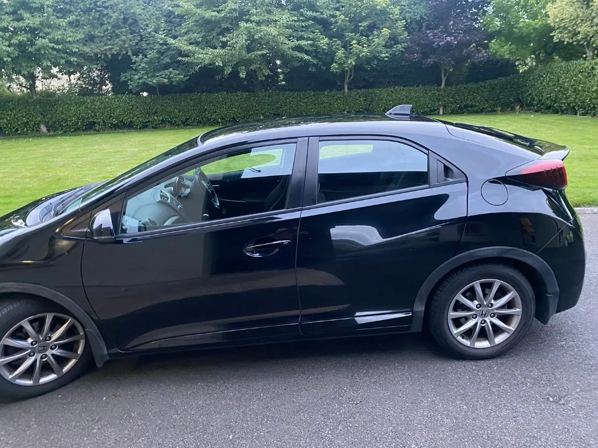 Honda Civic 2016 - Image 2