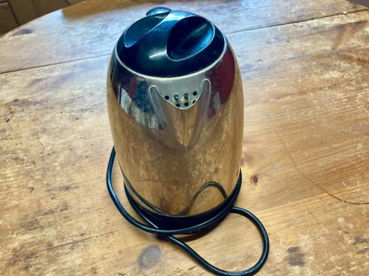Russell Hobbs Electric Kettle - Image 2