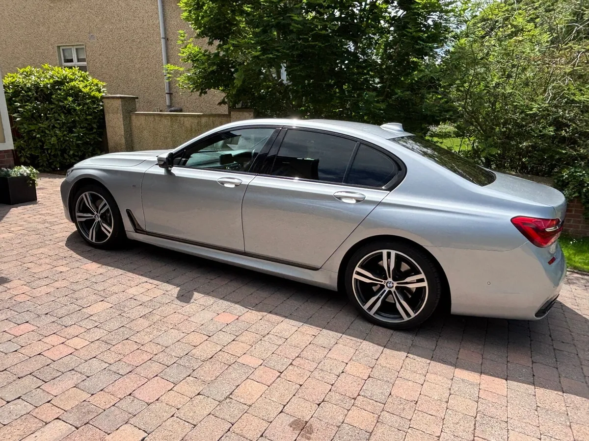 BMW 7-Series 2017 - Image 4