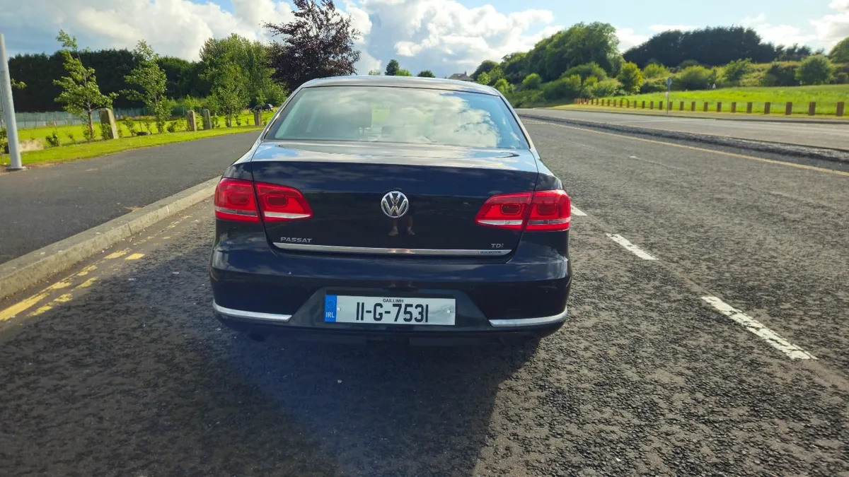 Volkswagen Passat 2011 - Image 4