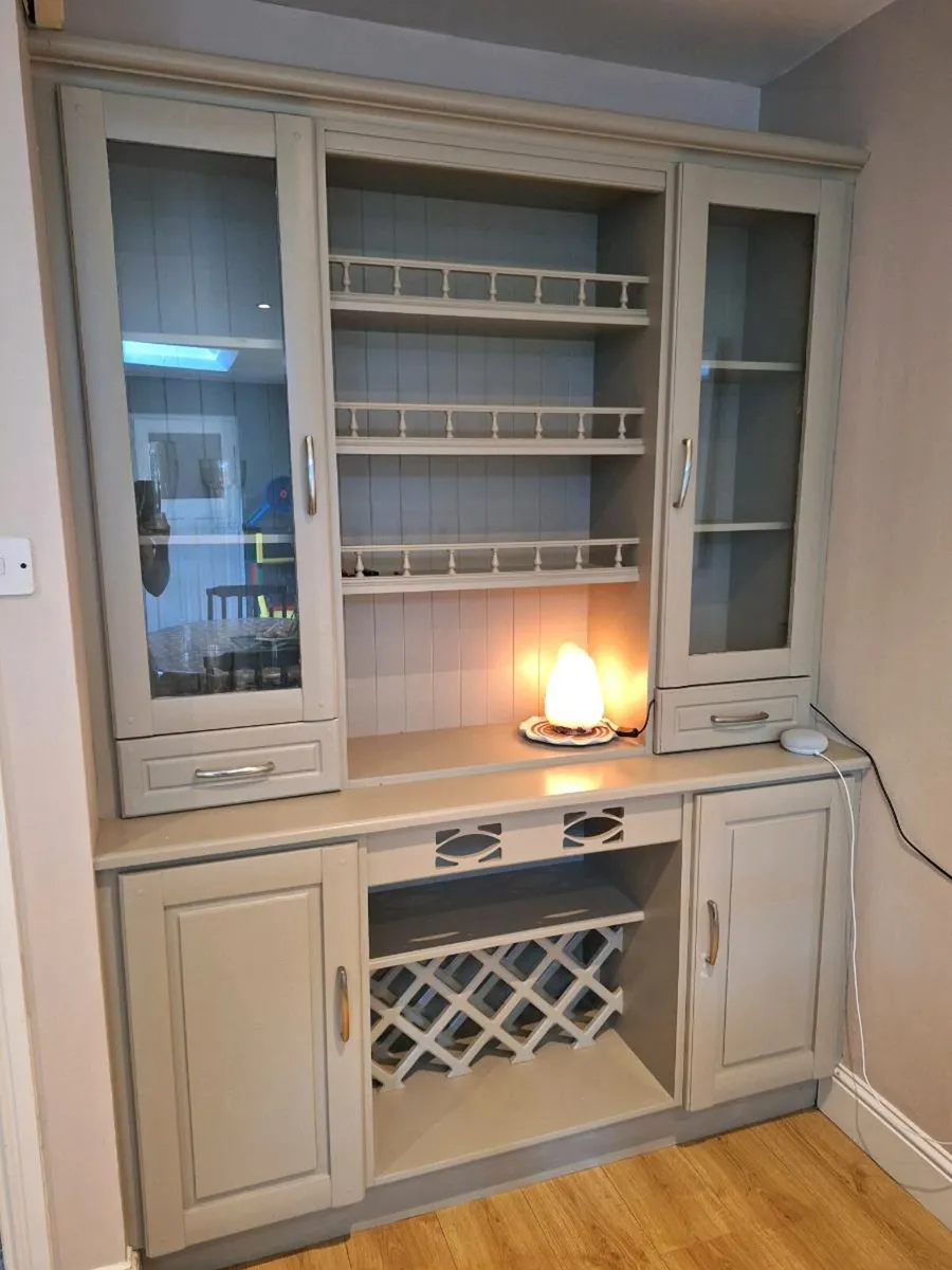 Dresser - Image 1