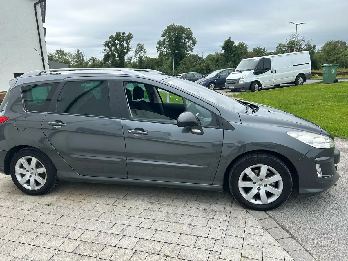 Peugeot 308 - Image 2