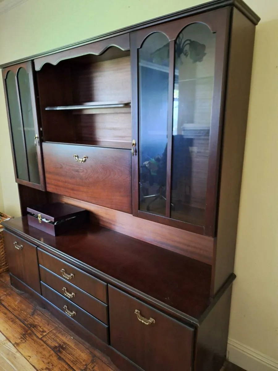 Dresser - Image 2