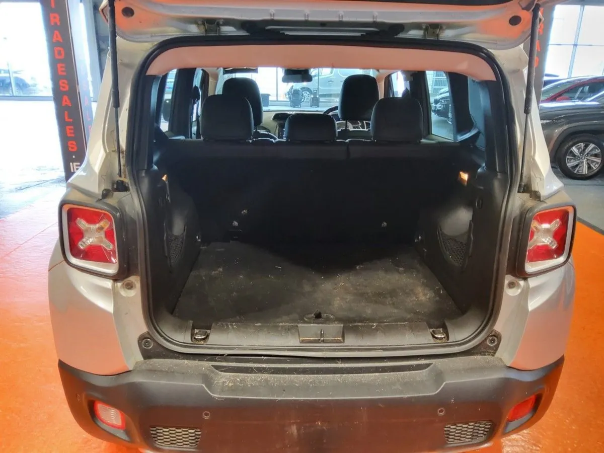 Jeep Renegade 2.0 Mjet 140hp 4WD L Auto Limited - Image 4