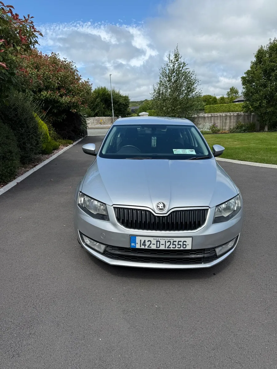 car - Image 1