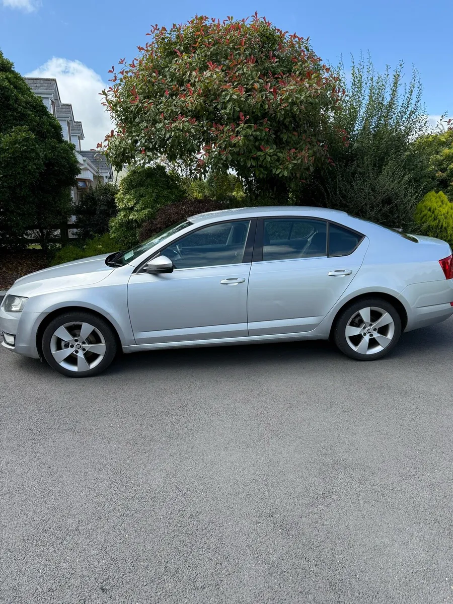 car - Image 2