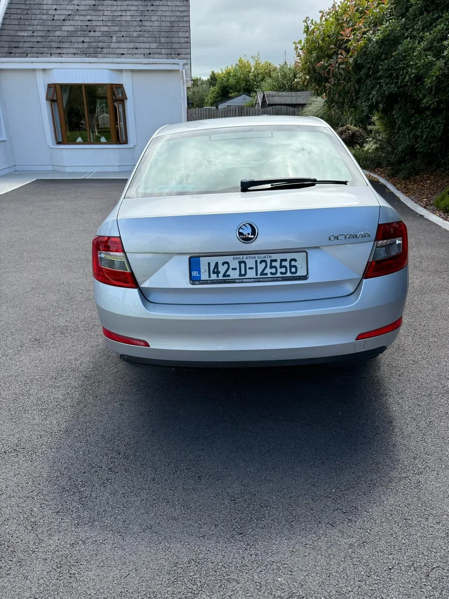 car - Image 3