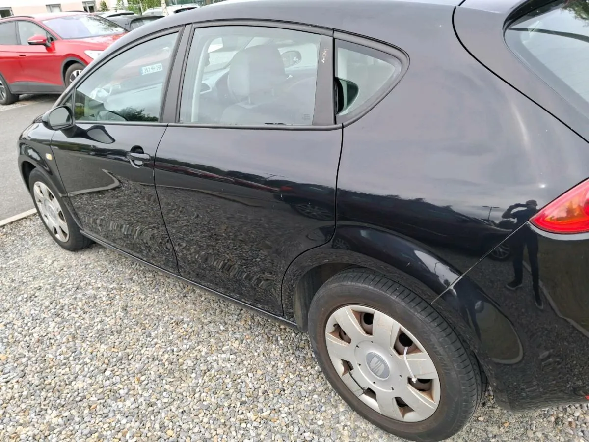 Car - Image 2