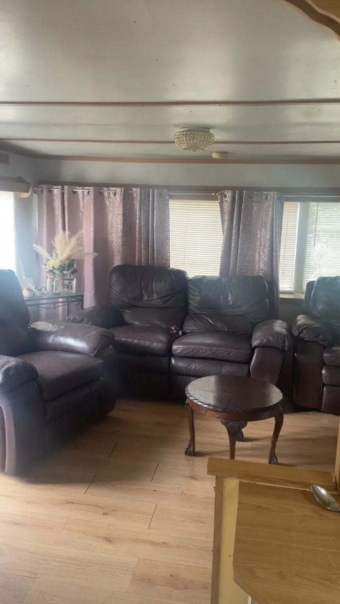 Mobile home - Image 1