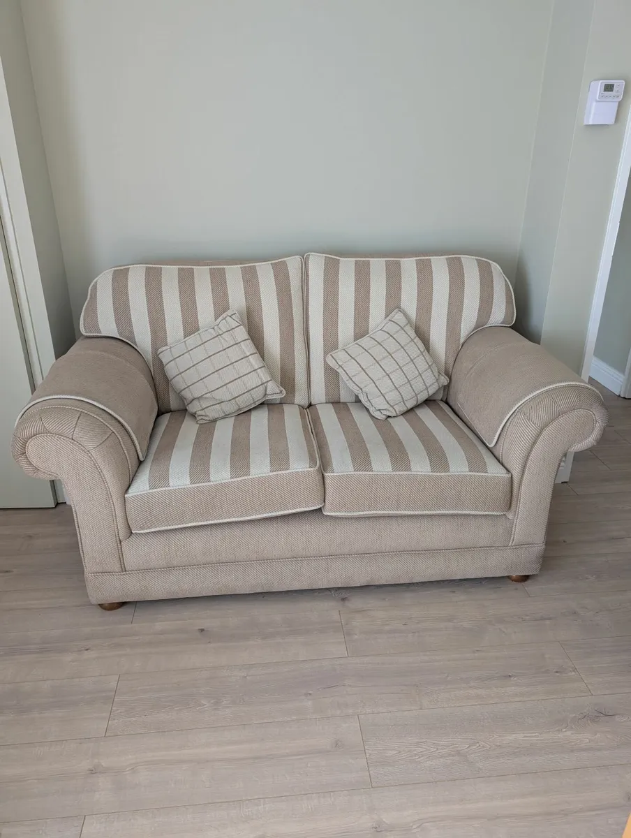3 + 2 seater suite - Image 1