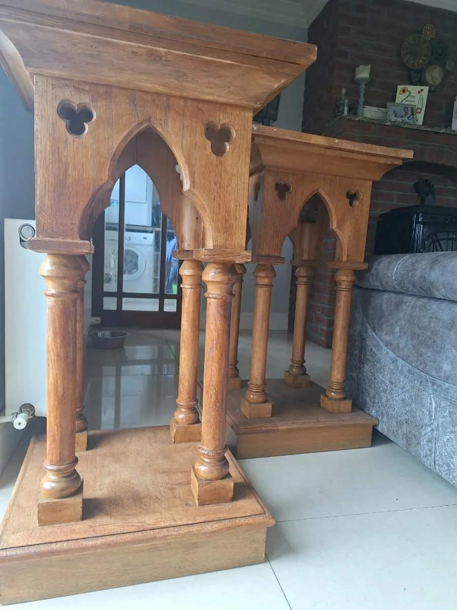 Impressive Ecclesiastical pedestal stand on plinth - Image 1