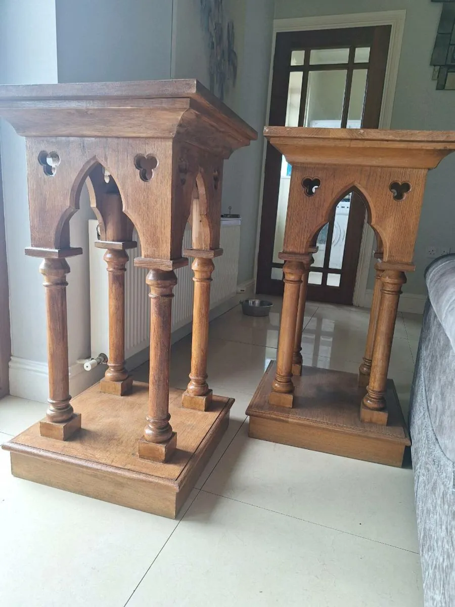 Impressive Ecclesiastical pedestal stand on plinth - Image 2