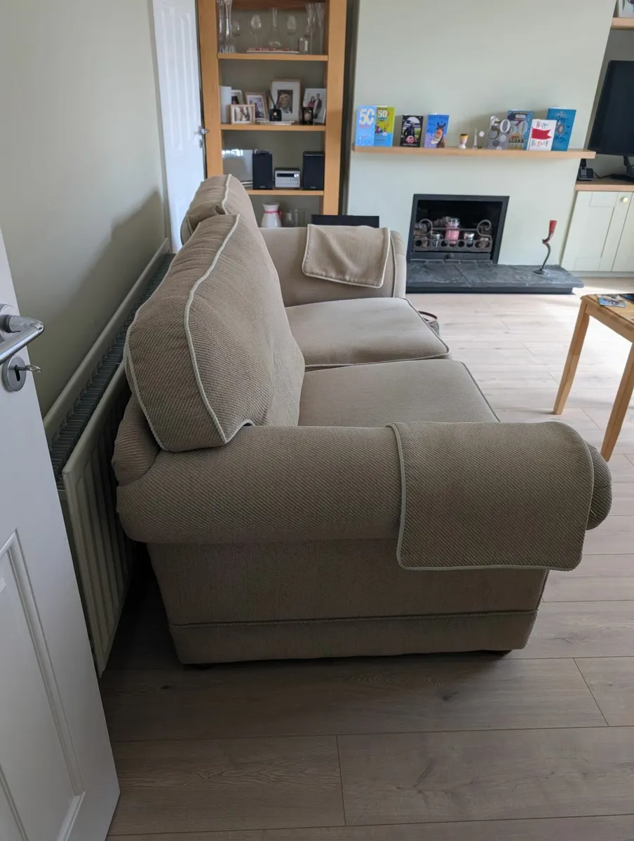 3 + 2 seater suite - Image 3
