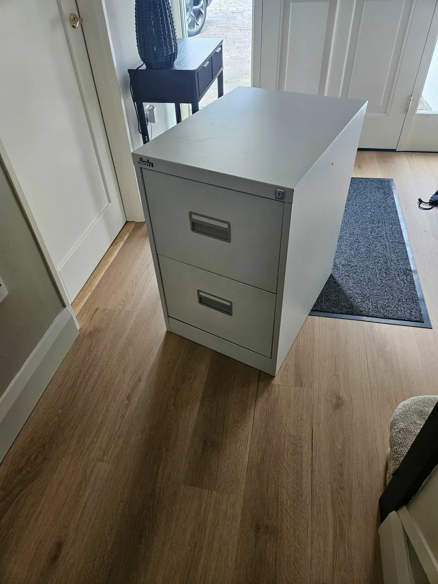 Filling cabinet - Image 1