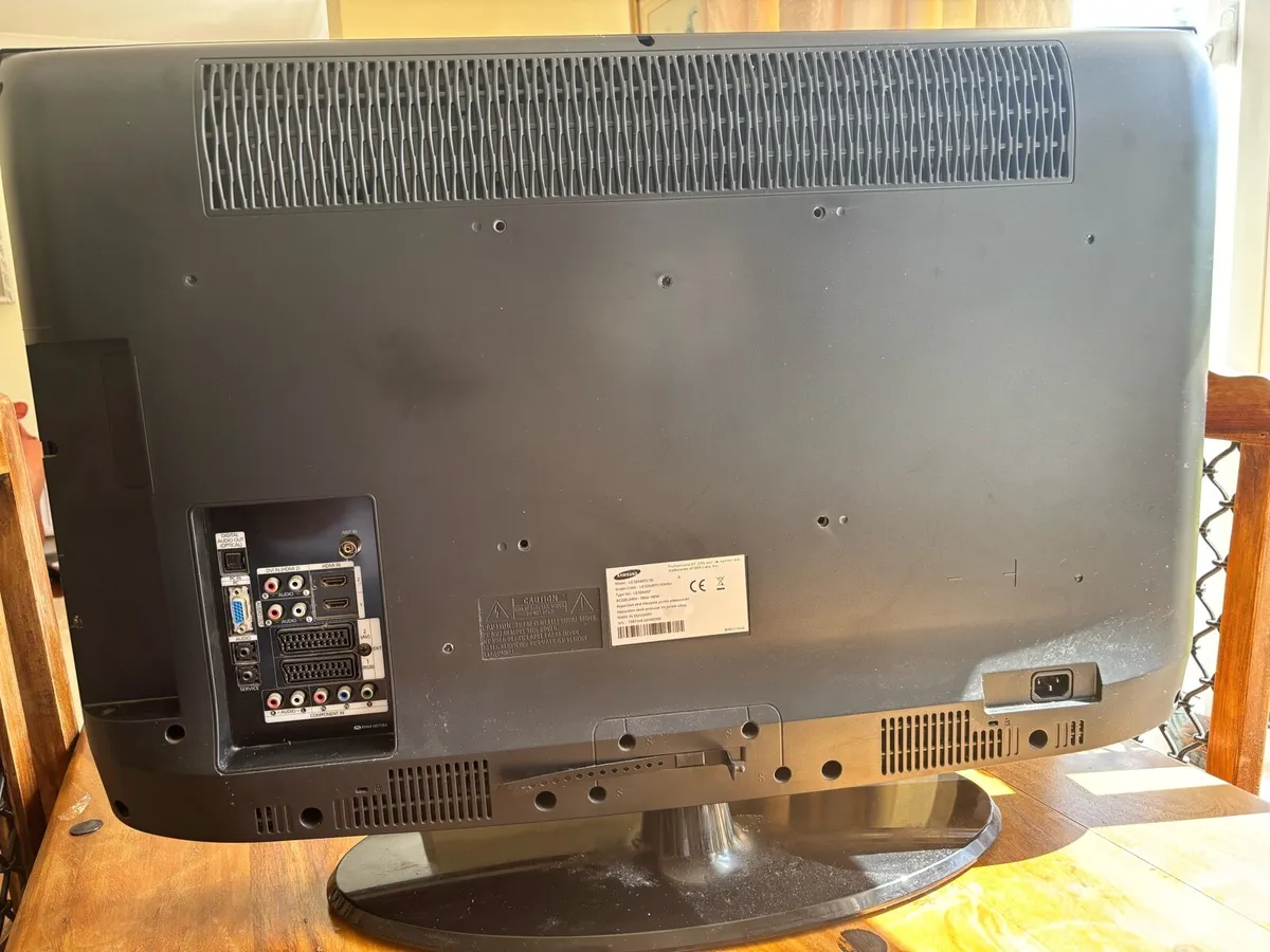 Samsung 32” TV - Image 3