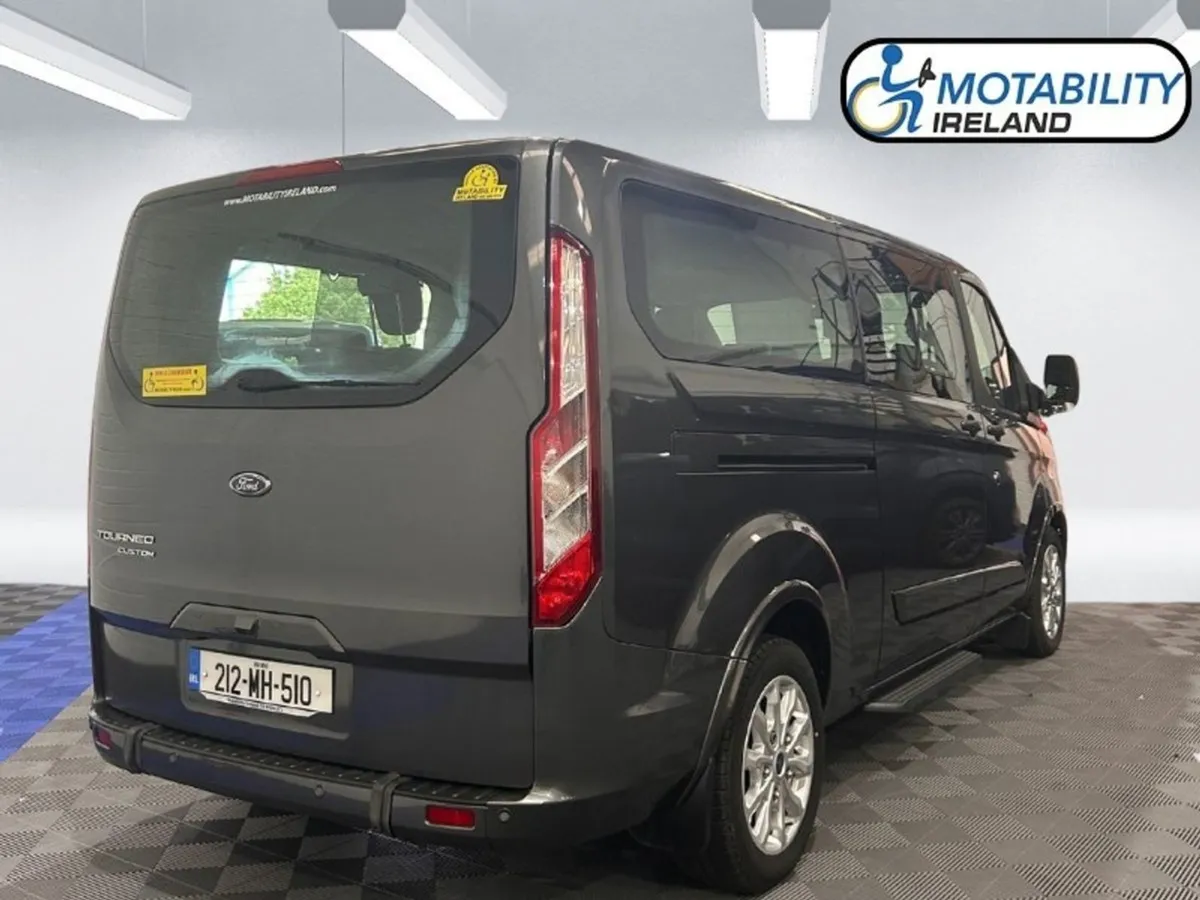 Ford Tourneo Custom Wheelchair Accessible - Image 2