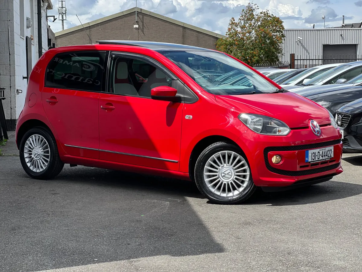 VOLKSWAGEN UP AUTOMATIC PANORAMIC ROOF WOW! - Image 4
