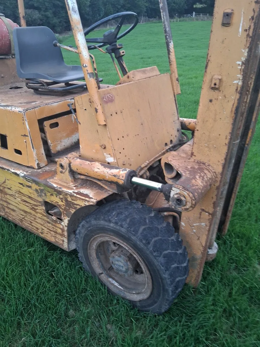 Komatsu forklift - Image 1
