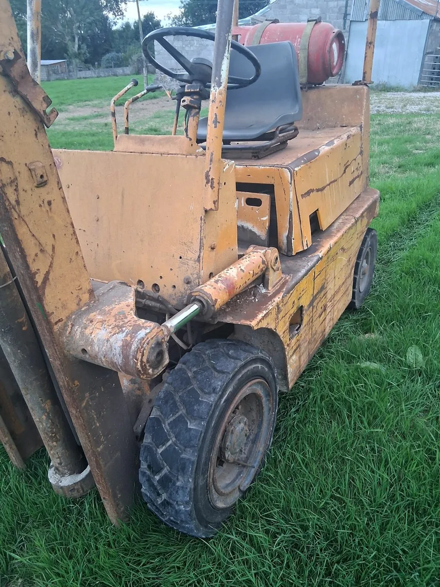 Komatsu forklift - Image 2