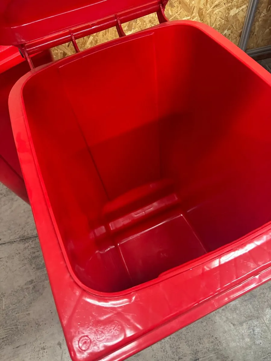2x brand new wheelie bins 240L - Image 3