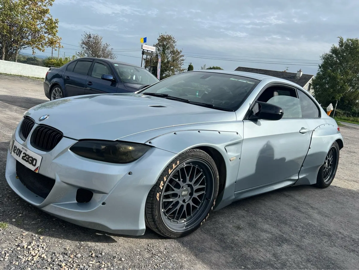 BMW e92 2012 - Image 2