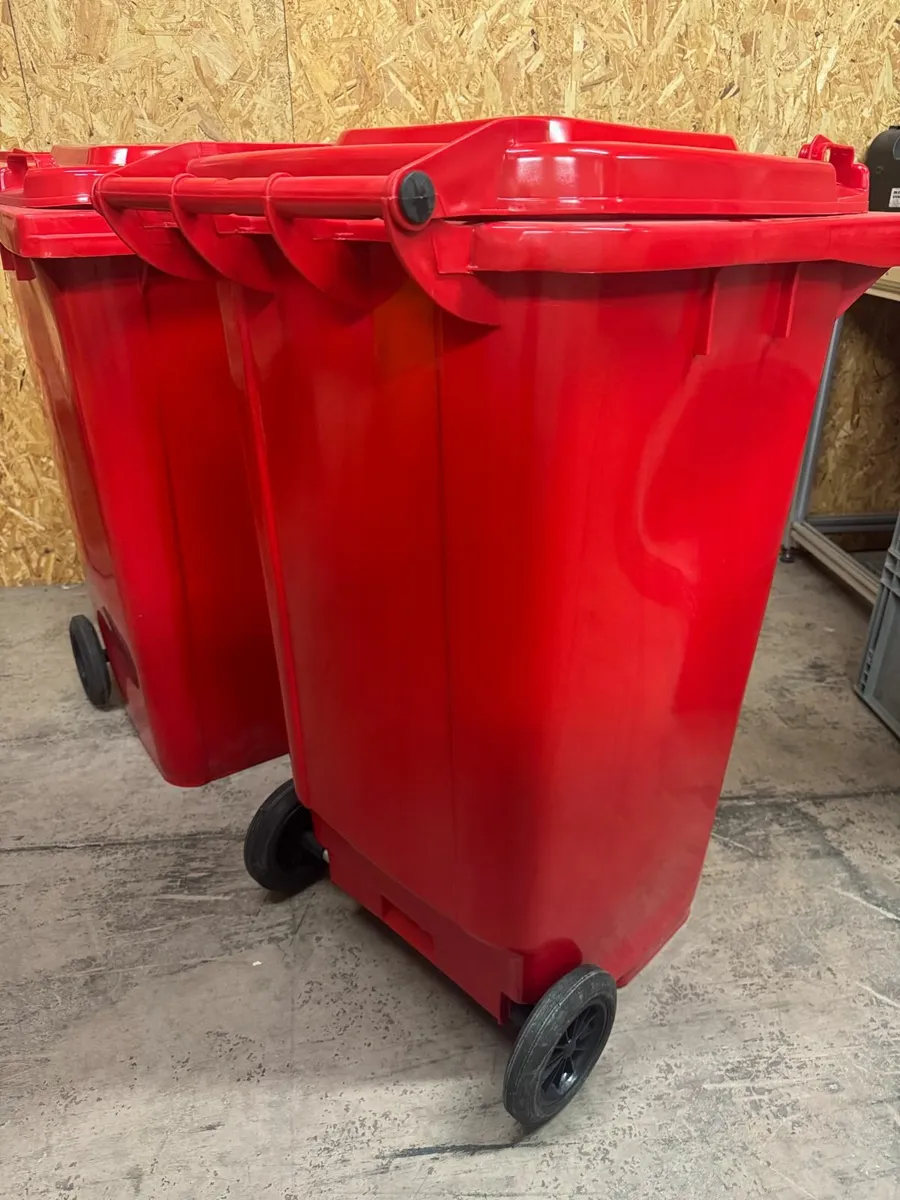 2x brand new wheelie bins 240L - Image 4