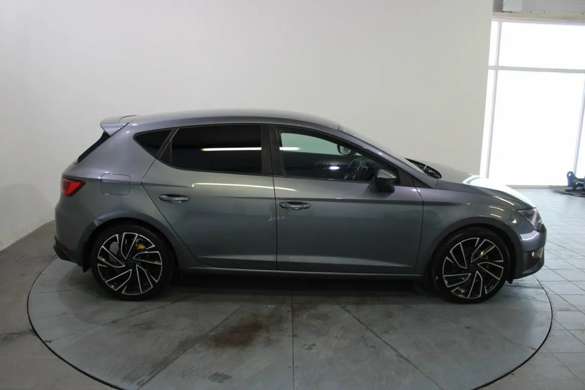 SEAT Leon 2.0 TDI 150 PS FR DSG St/st Auto - Image 3
