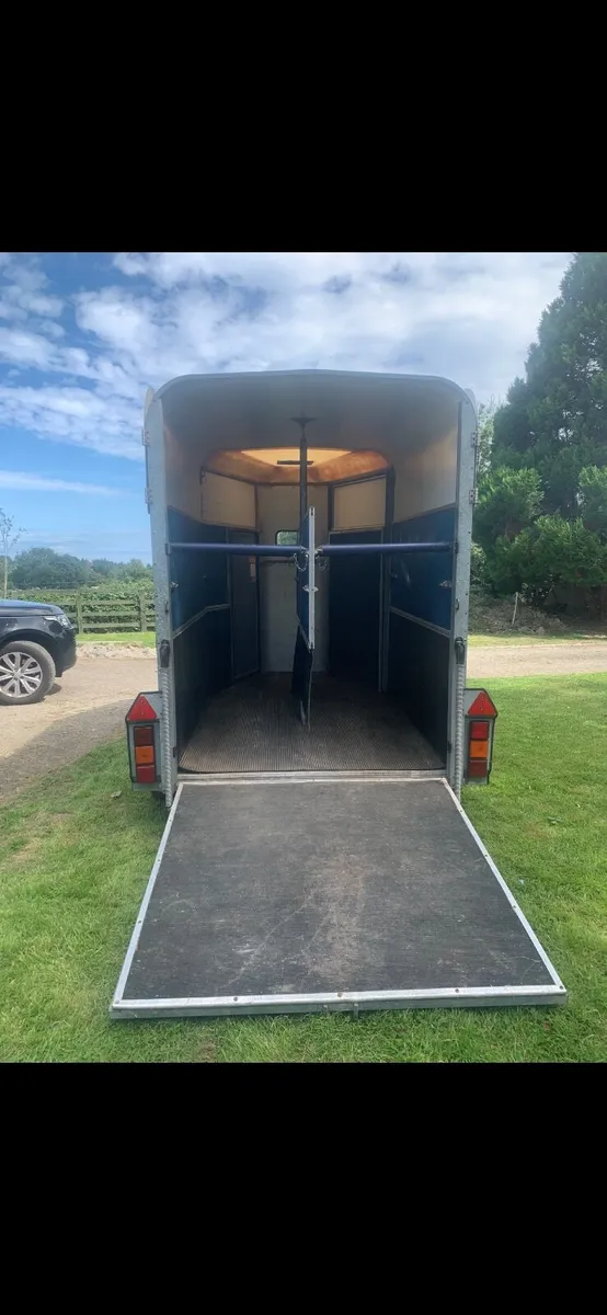 Horse box - Image 2
