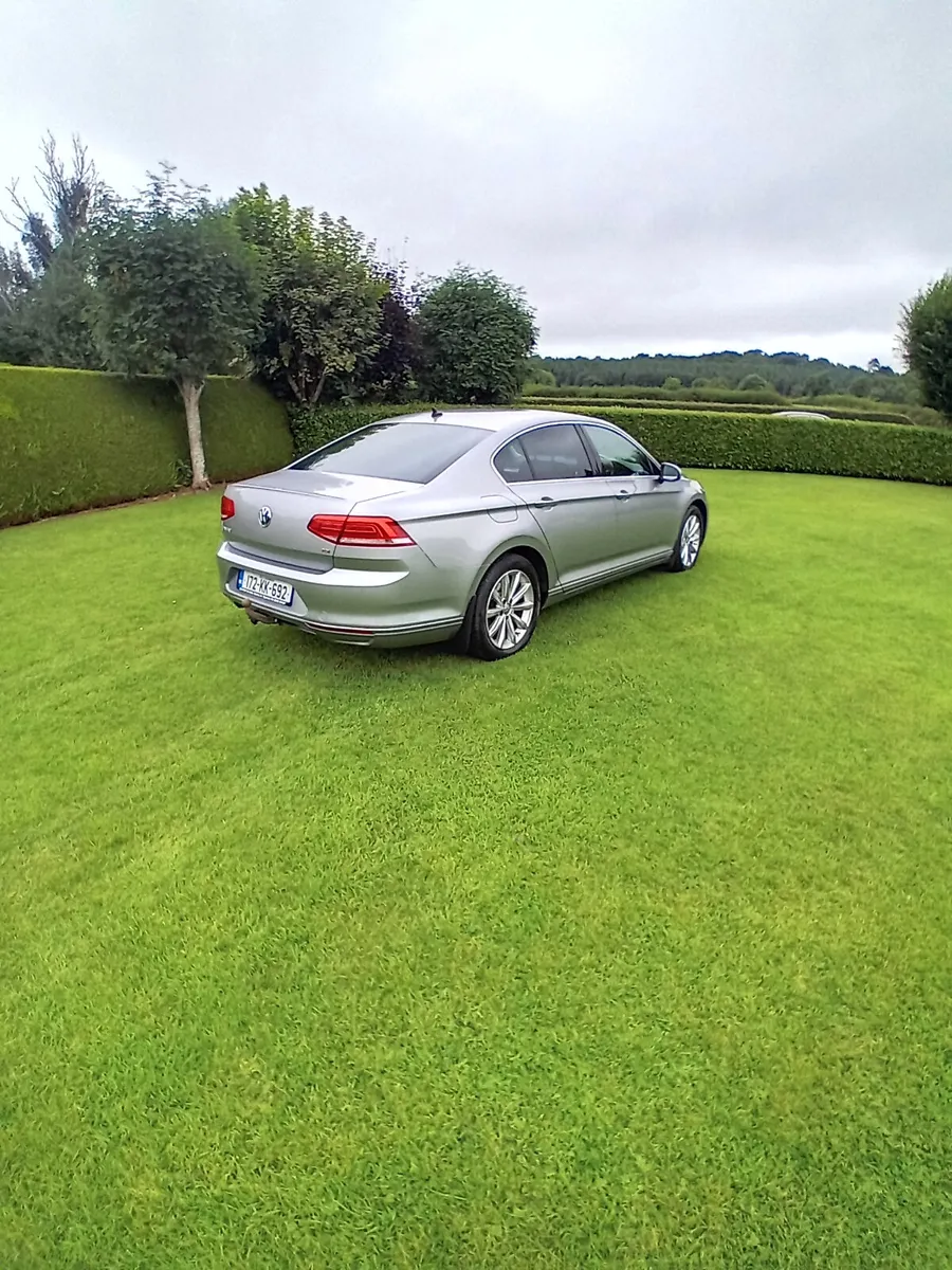 Volkswagen Passat 2017 - Image 3